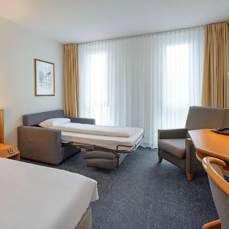 Novotel Am Konzerthaus Hotel 4*